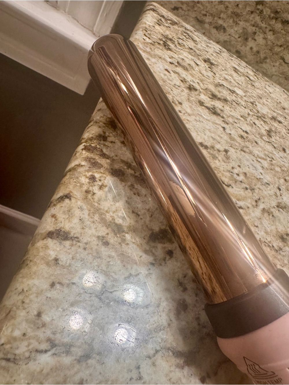 Lange Pink Curling Wand with Rose Gold Barrel
